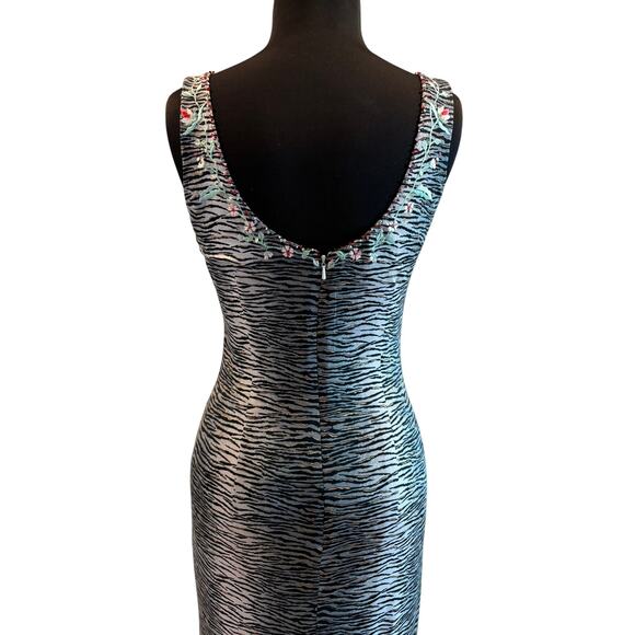 CACHE Dress Body Hug Lined Beaded Embroidery 13.5" Split Scoop Front Back $198 - Picture 8 of 9